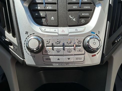 Used 2011 Chevrolet Equinox LS AWD/4WD image 22