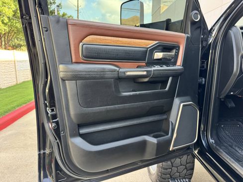 Used 2019 RAM 2500 Limited AWD/4WD image 9