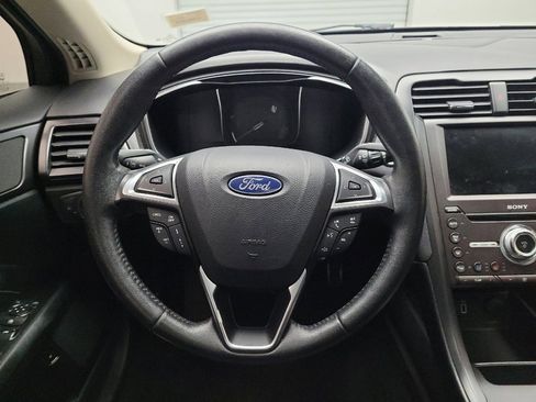 Used 2018 Ford Fusion Titanium image 22