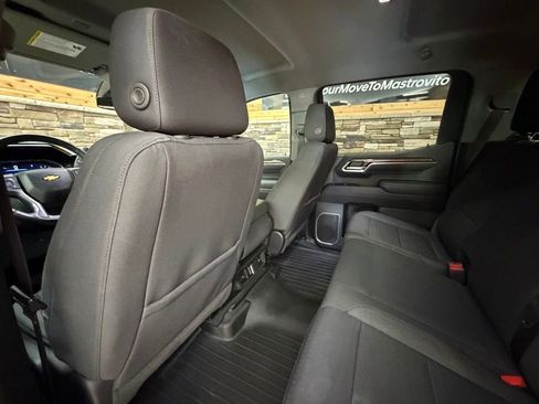 Used 2023 Chevrolet Silverado 1500 LT AWD/4WD image 27