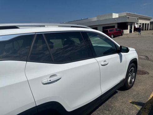 Used 2019 GMC Terrain SLT w/ Preferred Package AWD/4WD image 12