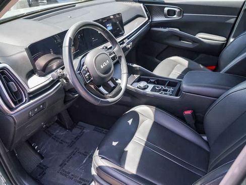 Certified 2025 Kia Sorento EX AWD/4WD image 16