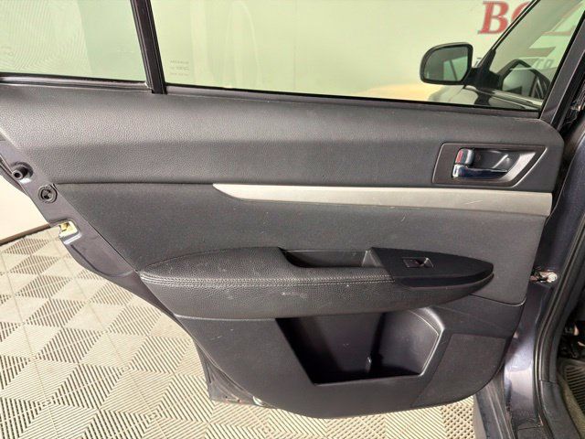 Used 2012 Subaru Outback 2.5i Premium AWD/4WD image 30