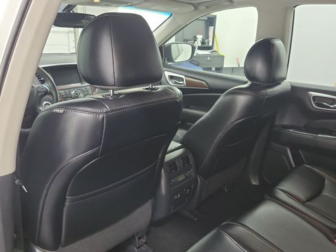 Used 2019 Nissan Pathfinder Platinum FWD image 10