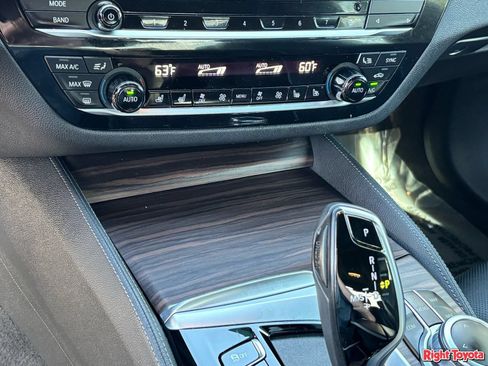 Used 2022 BMW M550i xDrive w/ Dynamic Handling Package AWD/4WD image 27