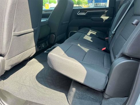 New 2025 GMC Sierra 2500 SLE w/ SLE Value Package; image 17