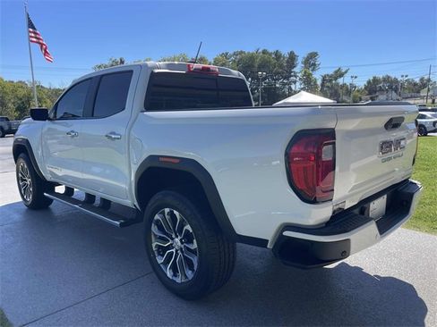 Used 2023 GMC Canyon Denali image 3