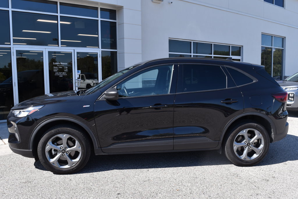 Used 2025 Ford Escape ST-Line AWD/4WD image 4