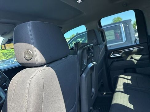 Used 2024 GMC Sierra 2500 SLE w/ SLE Value Package; AWD/4WD image 9