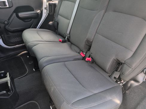 Used 2018 Jeep Wrangler Unlimited Sport AWD/4WD image 22