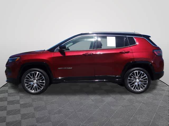 Used 2022 Jeep Compass Limited w/ Elite Group AWD/4WD image 2