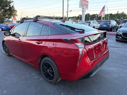 Used 2017 Toyota Prius Three w/ Carpet Mat Package FWD image 6