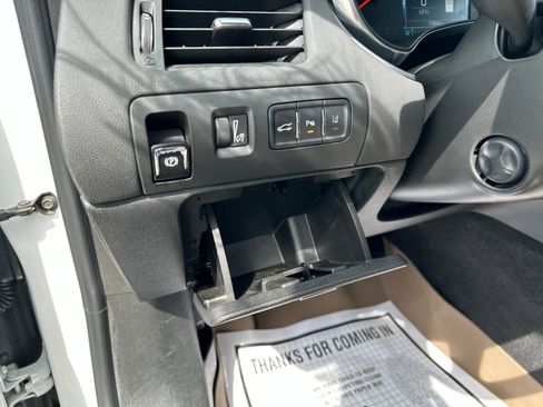 Used 2017 Chevrolet Impala Premier w/ Enhanced Convenience Package FWD image 13