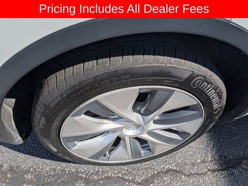 Used 2021 Tesla Model Y Long Range AWD/4WD image 11