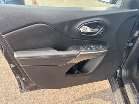 Used 2021 Jeep Cherokee Limited w/ Elite Package image 20