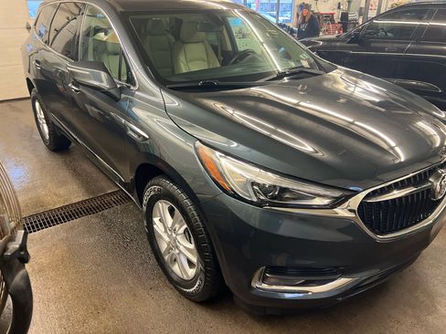 Used 2021 Buick Enclave Essence w/ Sound and Sites Package image 3