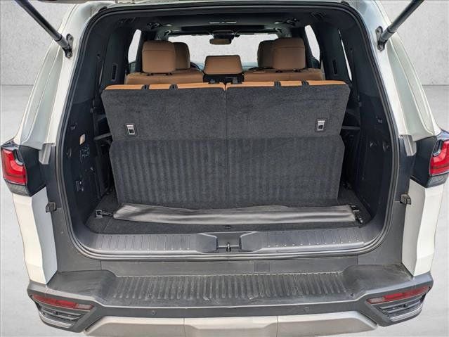 Used 2025 Lexus LX 600 4WD w/ Accessory Package (2T) image 6