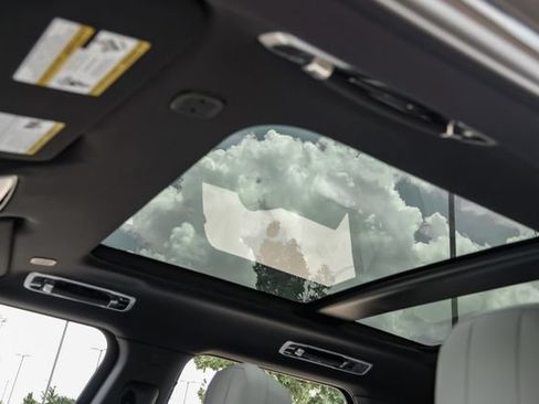 New 2026 Land Rover Range Rover Sport SE AWD/4WD image 4