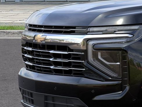 Used 2026 Chevrolet Suburban LT w/ Comfort Package RWD image 14