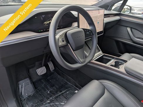 Used 2024 Tesla Model X image 8