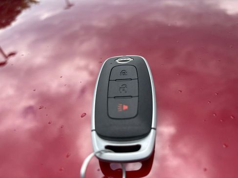 Used 2025 Nissan Kicks SV AWD/4WD image 32