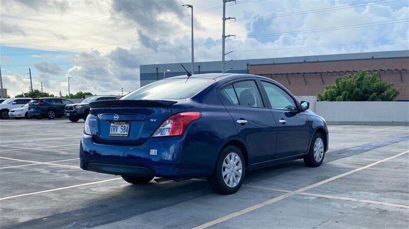 Used 2019 Nissan Versa SV FWD image 5