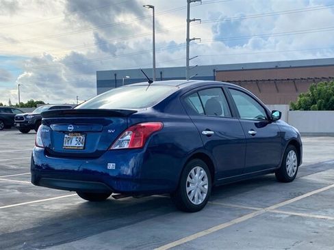 Used 2019 Nissan Versa SV FWD image 5