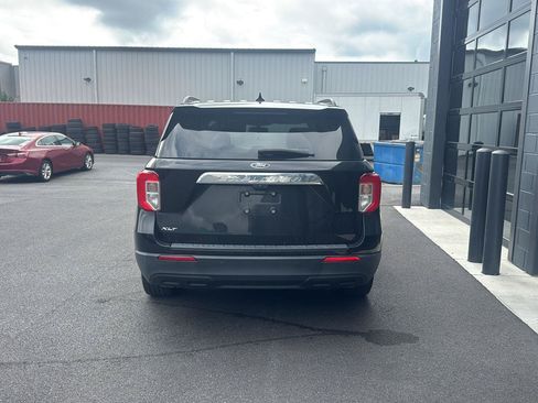 Used 2022 Ford Explorer XLT RWD image 3