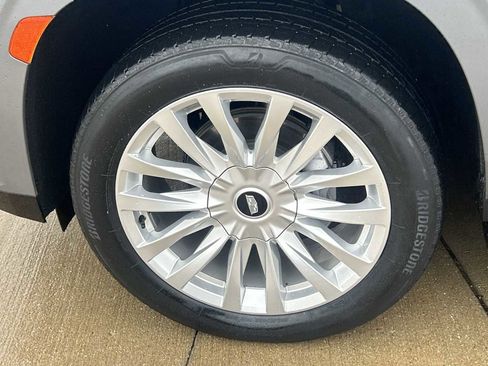 Used 2021 Cadillac Escalade Luxury image 31