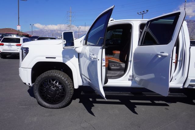 Used 2026 GMC Sierra 3500 Denali Ultimate AWD/4WD image 26