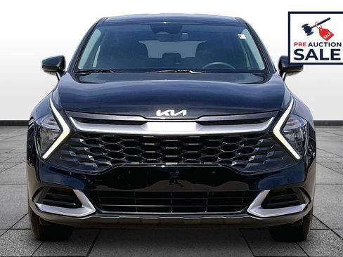 Used 2023 Kia Sportage LX AWD/4WD image 3