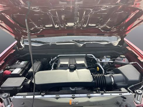 Used 2025 Chevrolet Colorado LT AWD/4WD image 27