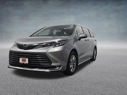 Used 2022 Toyota Sienna XLE w/ XLE Plus Package