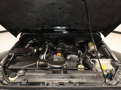 Used 2012 Jeep Wrangler Unlimited Sahara w/ Connectivity Group image 18