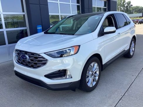 Used 2023 Ford Edge Titanium w/ Class II Trailer Tow Package AWD/4WD image 2