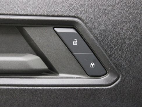 Used 2023 Chevrolet Colorado Trail Boss image 15