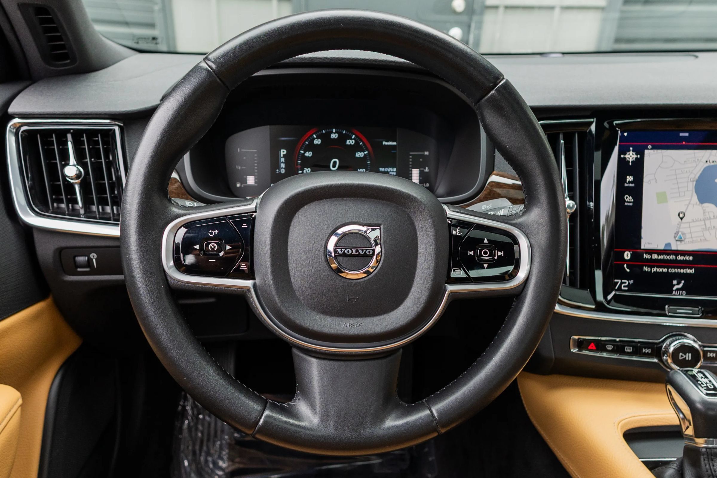 Used 2017 Volvo S90 T5 Momentum w/ Vision Package FWD image 16