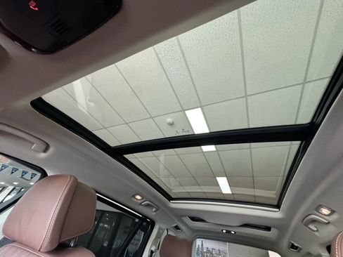 Used 2023 BMW X7 xDrive40i w/ Premium Package image 49