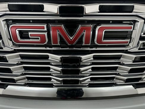 New 2026 GMC Sierra 2500 Denali w/ Denali Reserve Package AWD/4WD image 33
