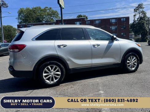 Used 2017 Kia Sorento AWD image 5