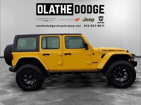Used 2019 Jeep Wrangler Unlimited Rubicon w/ Cold Weather Group image 27