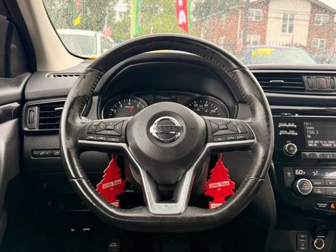 Used 2018 Nissan Rogue Sport SV w/ SV All-Weather Package AWD/4WD image 18