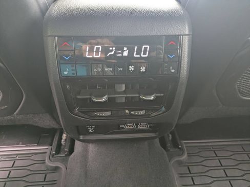 Used 2025 Jeep Grand Cherokee L Summit AWD/4WD image 19