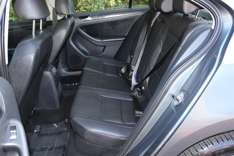 Used 2012 Volkswagen Jetta SE FWD image 13