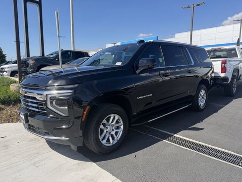 New 2026 Chevrolet Suburban LT w/ Comfort Package image 3