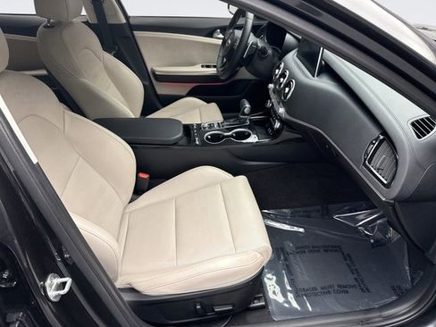 Used 2019 Kia Stinger Premium image 18