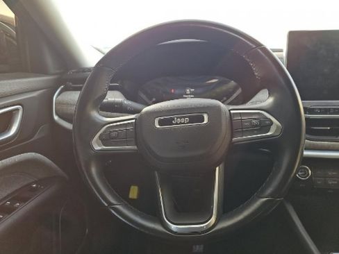 Used 2022 Jeep Compass Latitude image 12