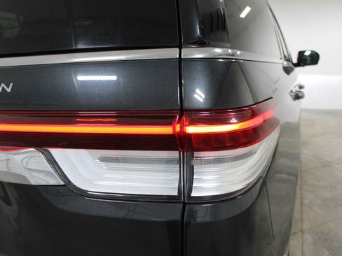 Used 2023 Lincoln Navigator Reserve image 26