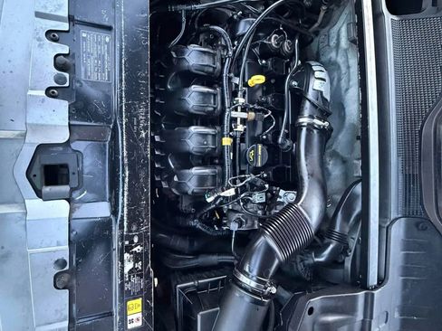 Used 2013 Land Rover Range Rover Evoque Pure Plus w/ Pure Plus Pkg image 30