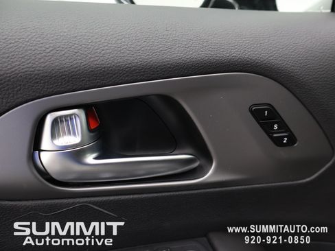 New 2027 Chrysler Pacifica Limited AWD/4WD image 54